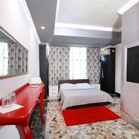 Hotel Eagle ติรานา ภายนอก รูปภาพ