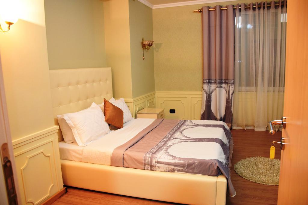 Hotel Eagle ติรานา ภายนอก รูปภาพ